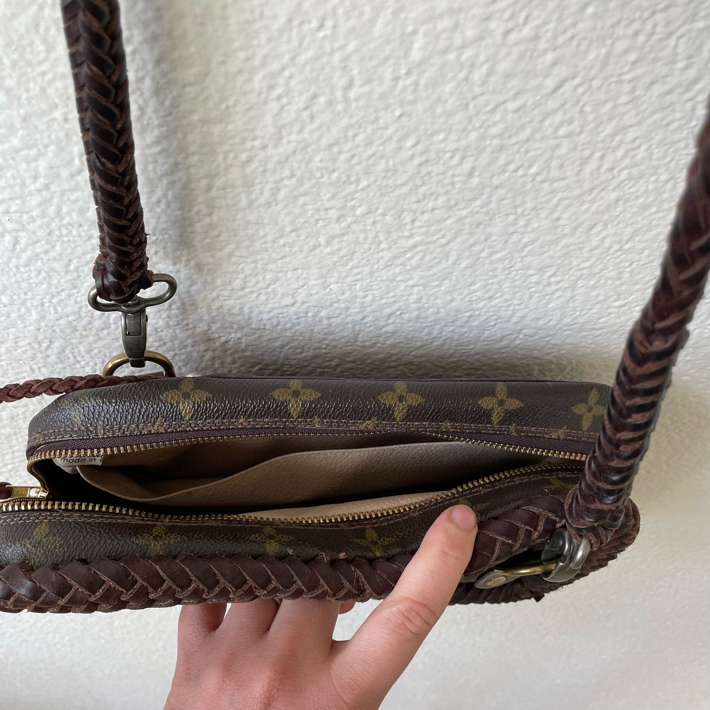 LRB Trousse 23 (monogram)